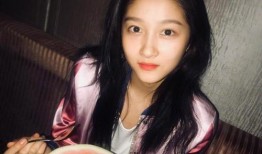 张小寒吃瓜照片,瓜界新宠儿